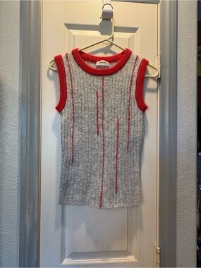 Gray & Red Ribbed Knit Sleeveless Top